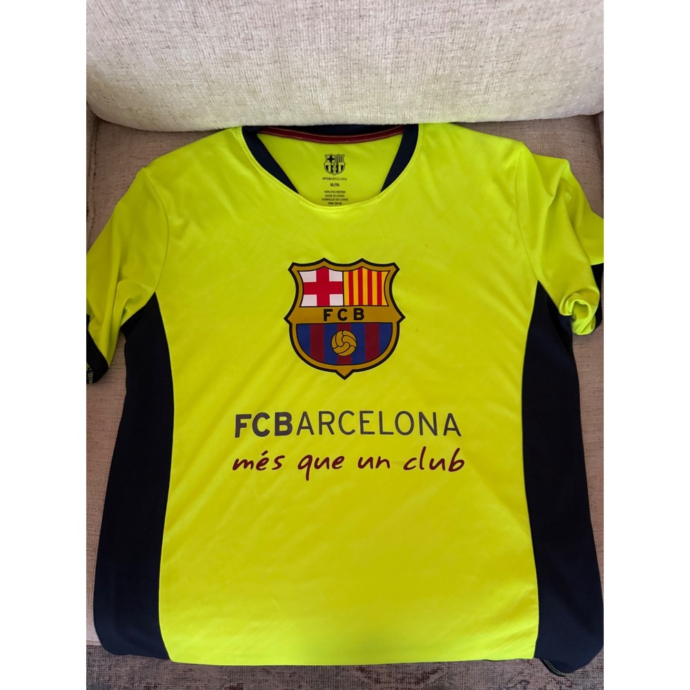 FCB Barcelona Boy's XL Neon yellow  Jersey Shirt  Mes Que Un Club